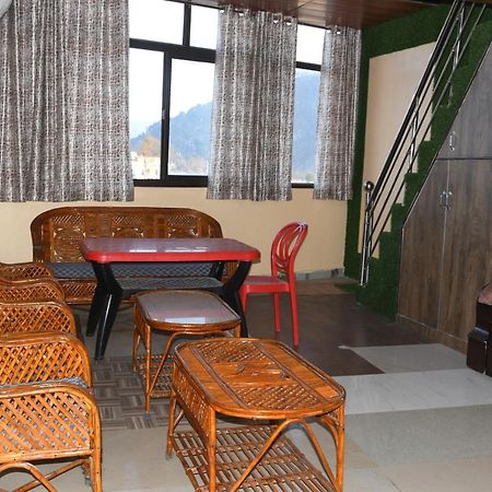 Hotel Mountain View And Rooftop Restaurant Pithorāgarh Exterior foto
