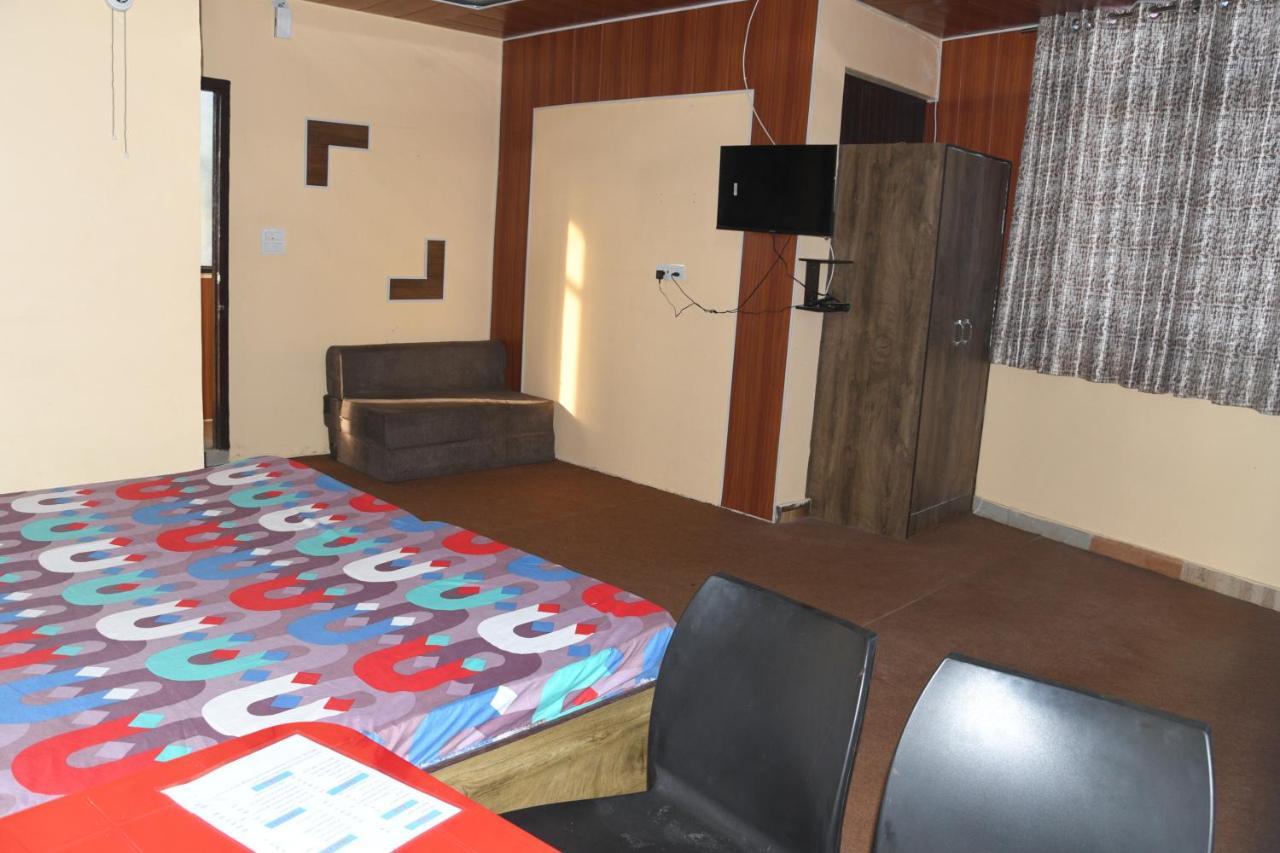 Hotel Mountain View And Rooftop Restaurant Pithorāgarh Exterior foto