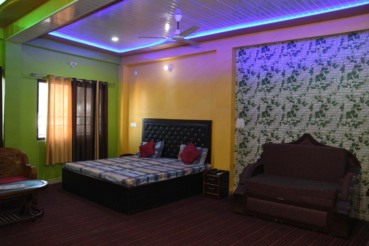 Hotel Mountain View And Rooftop Restaurant Pithorāgarh Exterior foto